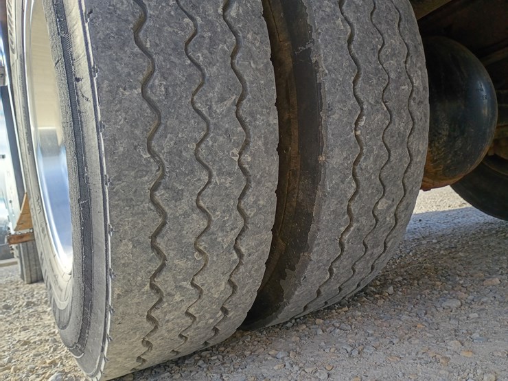 2005-ford-f750-image-111