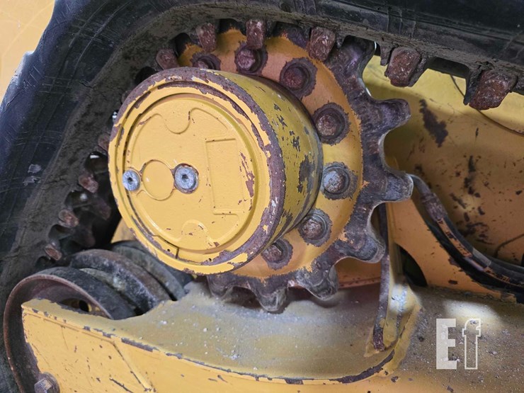 2023-caterpillar-259d3-image-34