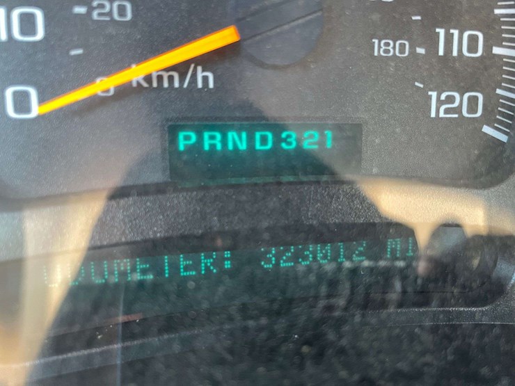 2003-gmc-sierra-2500-image-25