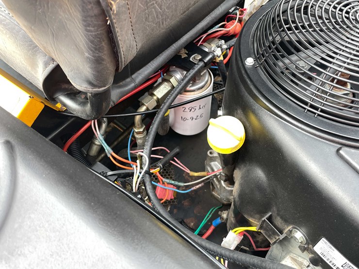 cub-cadet-tank-m72-image-13