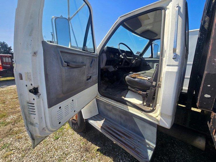 1997-ford-f700-image-36