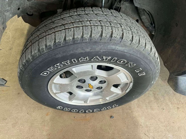 2005-chevrolet-tahoe-image-22