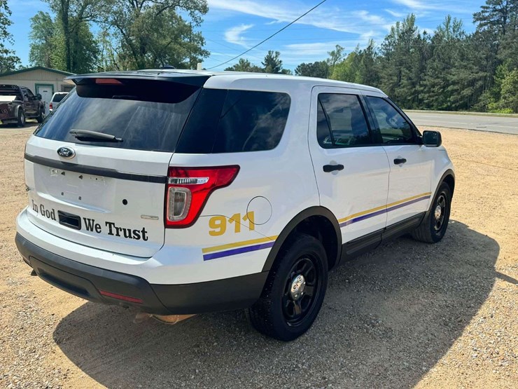 2015-ford-explorer-image-5