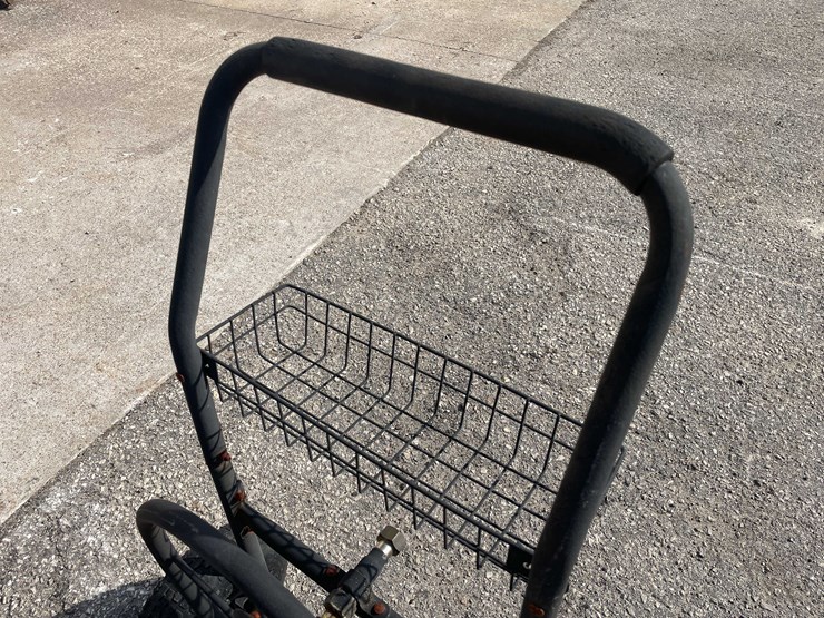 #7022-•-(2)-metal-hose-reels-(o3)-image-7