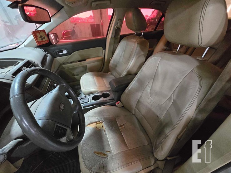 2010-ford-fusion-image-9