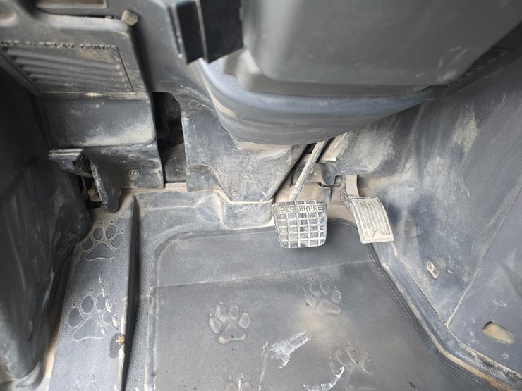 #22593-•-2016-mack-cxu613-pinnacle-sleeper-truck-image-52