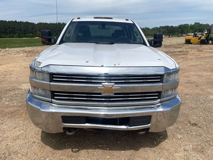 2015-chevrolet-silverado-3500-image-5