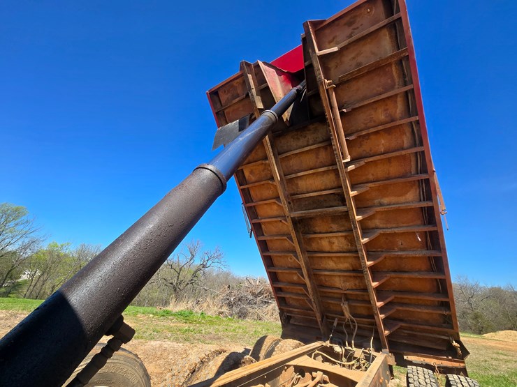 1994-mack-rd690s-image-41