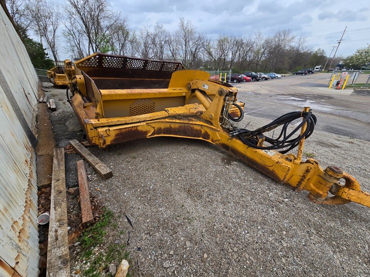 2006-deere-1812c-image-13