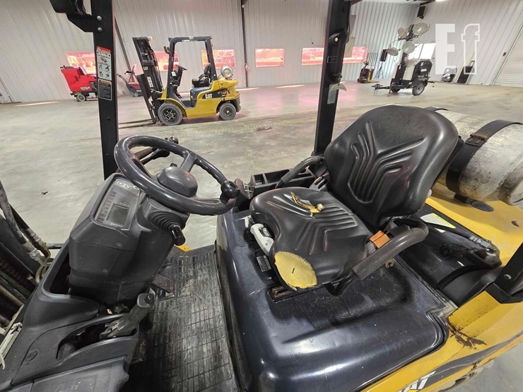 2019-caterpillar-gp25n-image-13