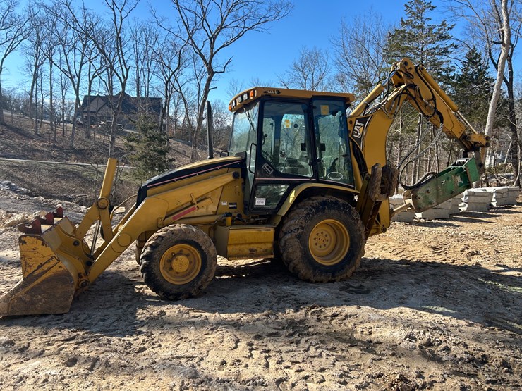 2005-caterpillar-420d-image-3