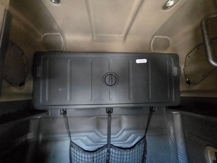 2014-freightliner-cascadia-125-image-74