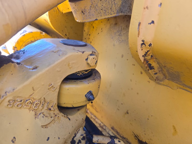 1998-deere-650g-image-79