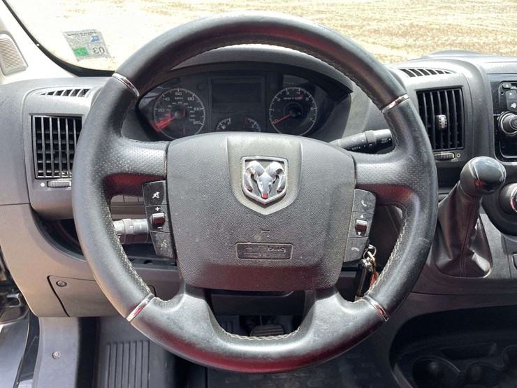 2015-ram-promaster-1500-image-12