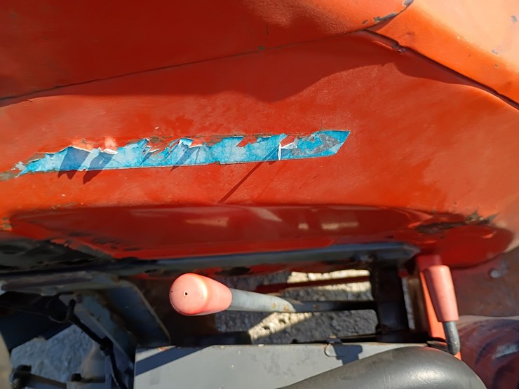 2001-kubota-l4300-image-36