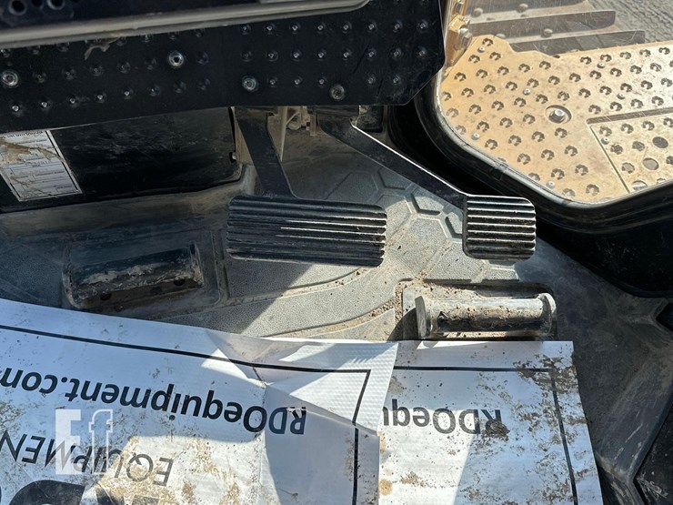 2019-caterpillar-d6-xe-lgp-image-21