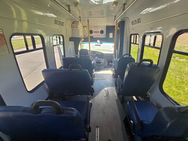 #22618-•-2008-ford-econoline-van-image-48