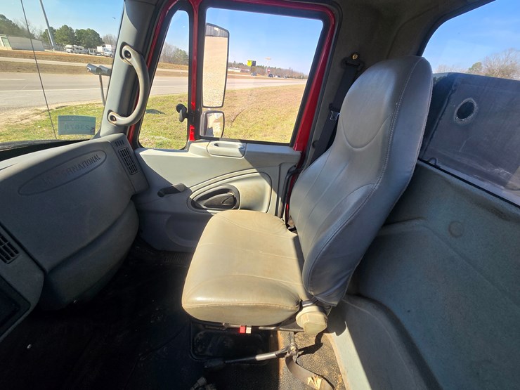 2007-international-durastar-4300-image-49