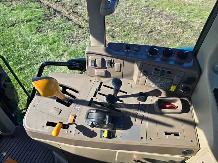 2016-john-deere-6110m-image-53