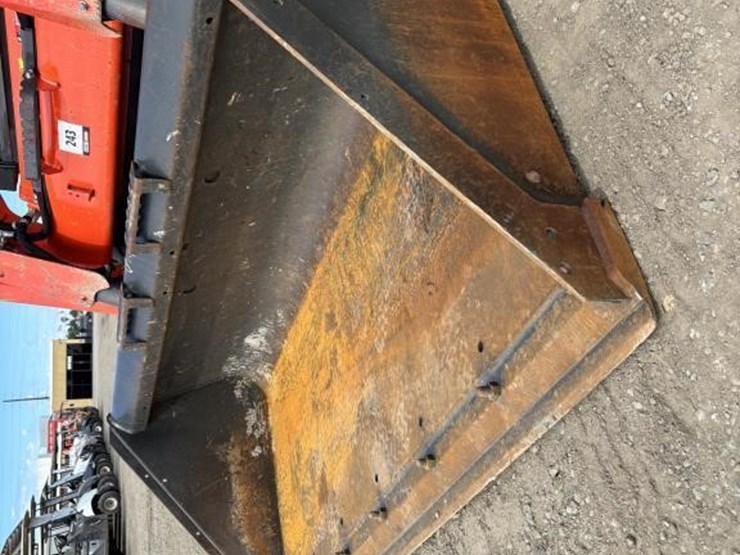 2018-kubota-ssv65-image-9