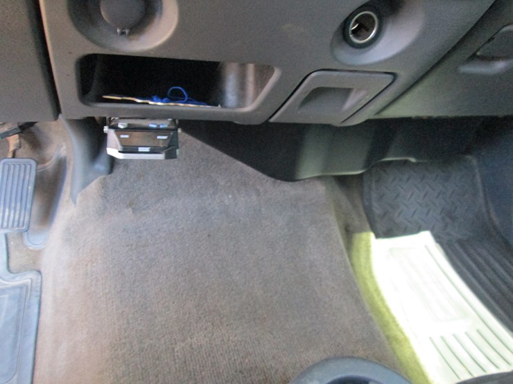 2004-chevrolet-2500hd-image-32