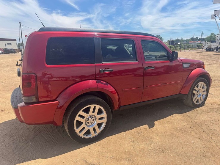 2011-dodge-nitro-image-3