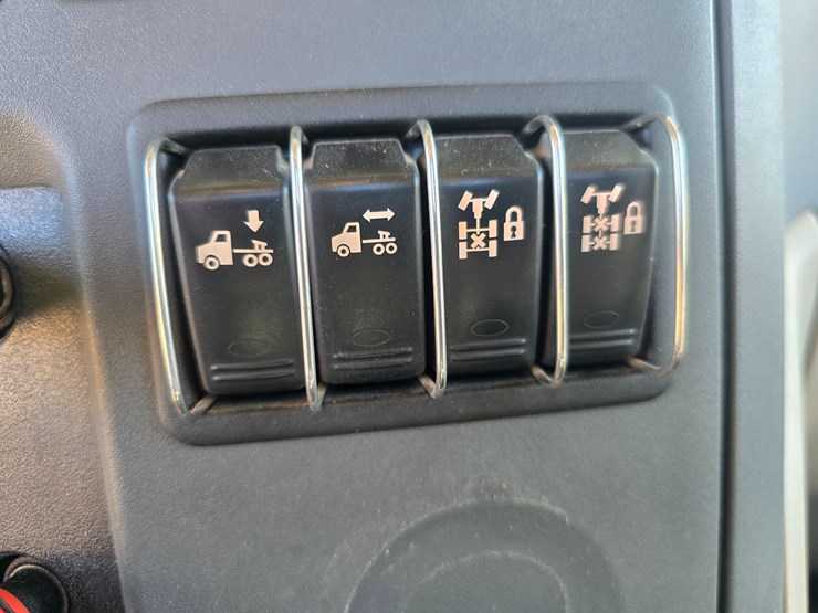 2019-peterbilt-567-image-62