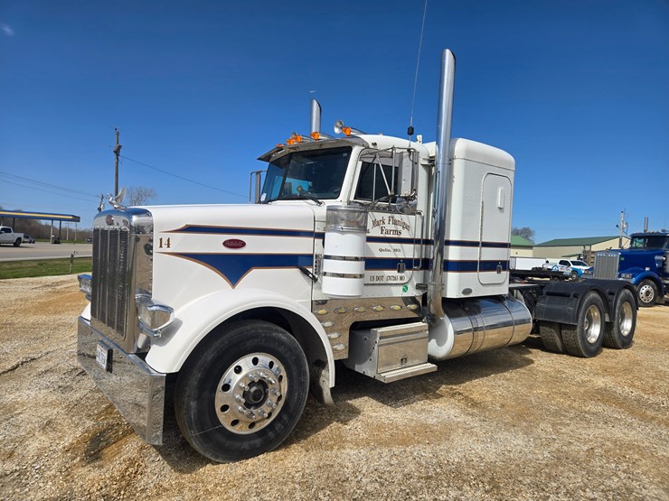 1996-peterbilt-377-image-4