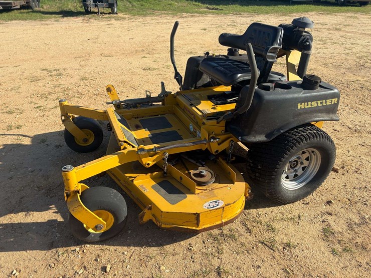 hustler-z-xr7-60"-zero-turn-mower-image-1