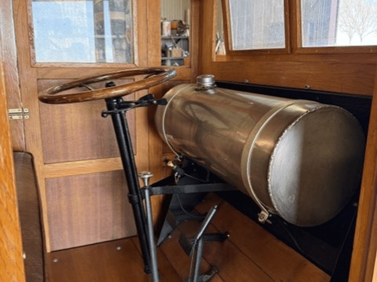 1920-traffic-truck-image-25