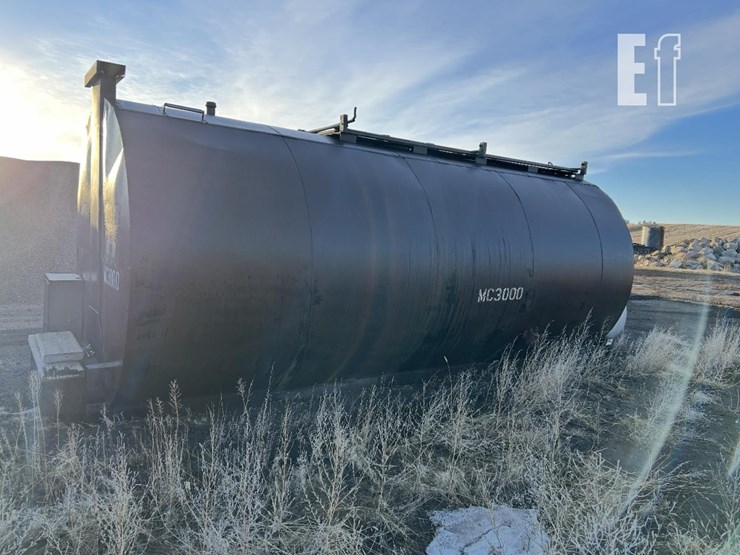 10,000-gallon-tar-tank-w/-200-gallon-propane-tank-2458-image-3