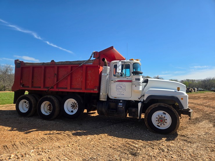 1994-mack-rd690s-image-22