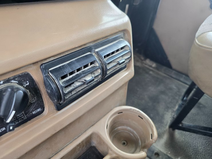 #22591-•-2007-mack-cv713-granite-roll-off-truck-image-55