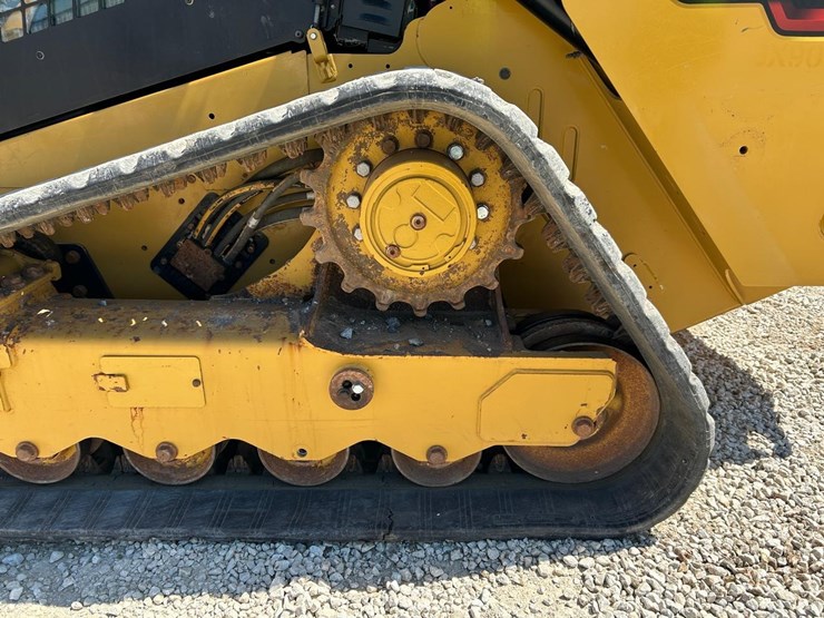 2023-caterpillar-299d3-xe-image-19