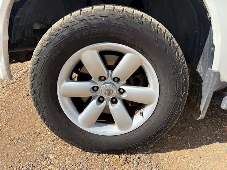 2010-nissan-titan-se-image-8