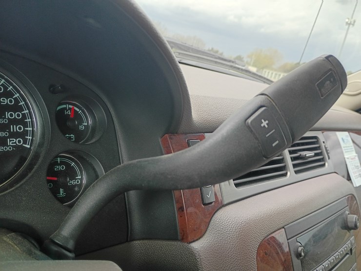 2013-chevrolet-2500-image-49