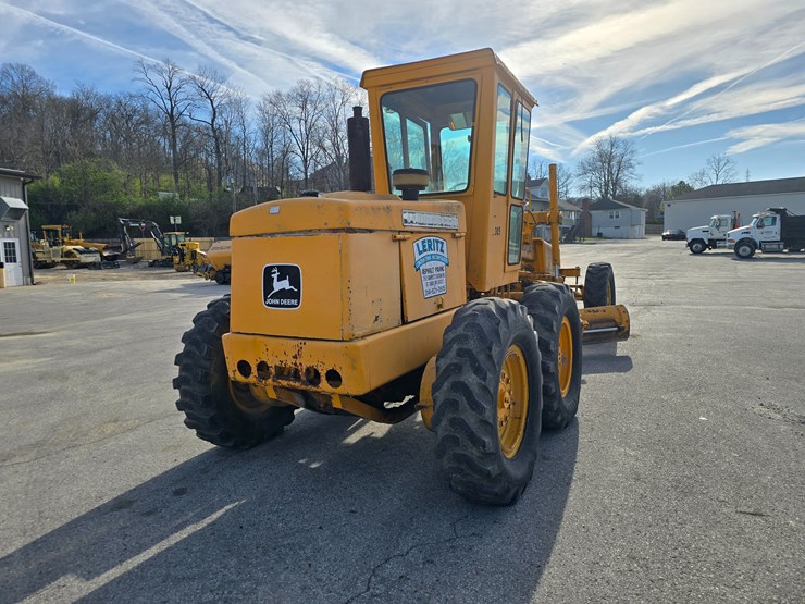 1971-deere-570a-image-10