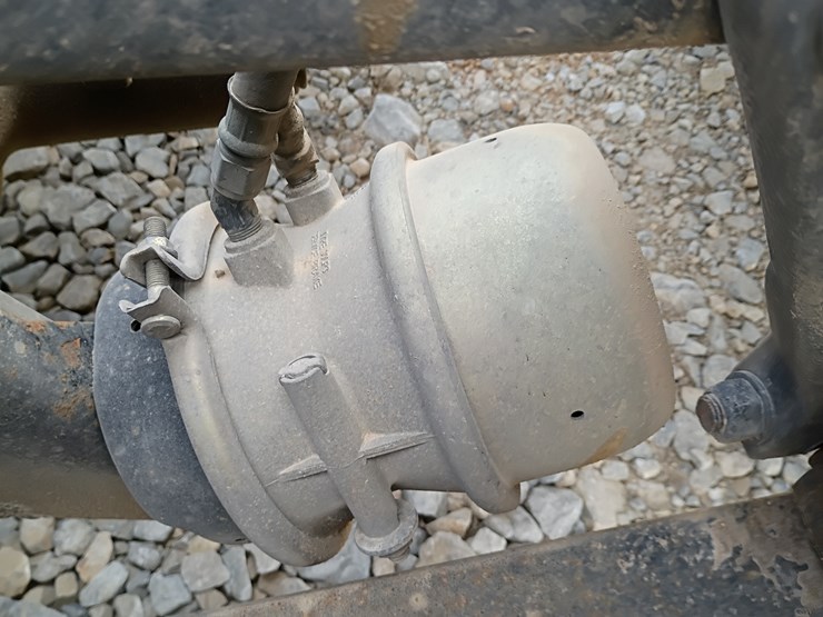 2009-freightliner-cascadia-125-image-115