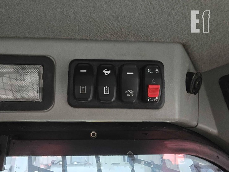 2023-caterpillar-259d3-image-18