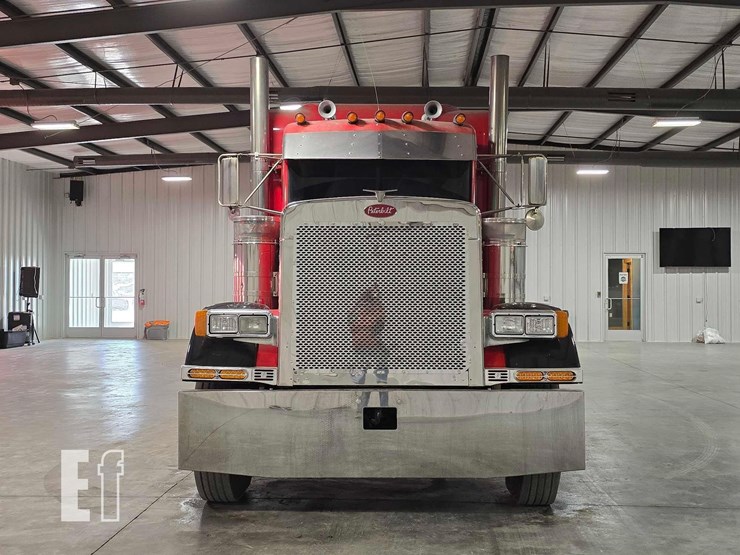 2002-peterbilt-378-image-7