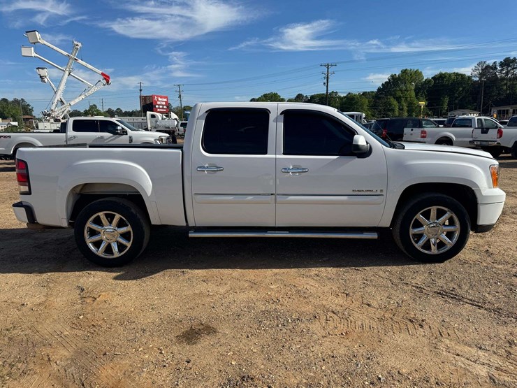 2007-gmc-sierra-1500-denali-image-7