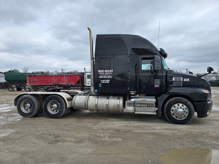 #22610-•-2019-mack-anthem-sleeper-truck-image-12