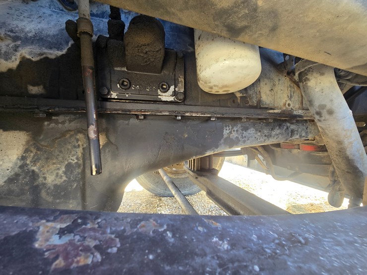 1996-peterbilt-377-image-50