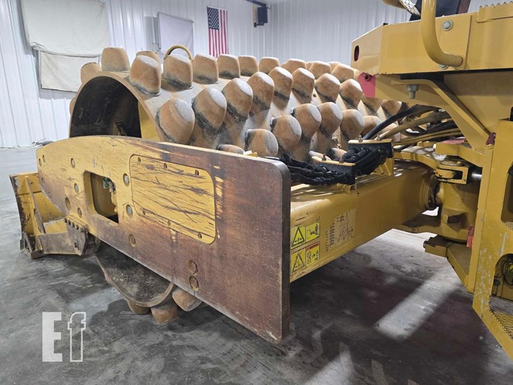 2012-caterpillar-cp56-image-16