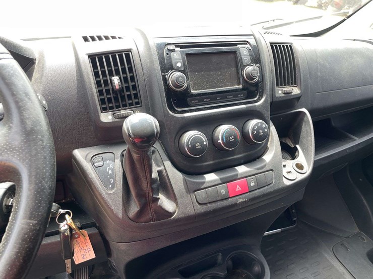 2015-ram-promaster-1500-image-13