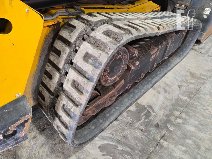 2021-jcb-3ts-8t-image-33