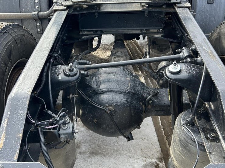 2012-peterbilt-386-image-65