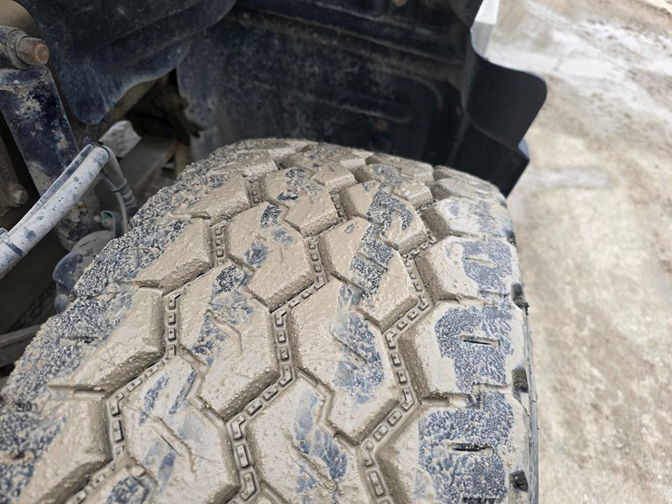 #22591-•-2007-mack-cv713-granite-roll-off-truck-image-22