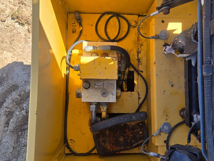 1998-deere-650g-image-29