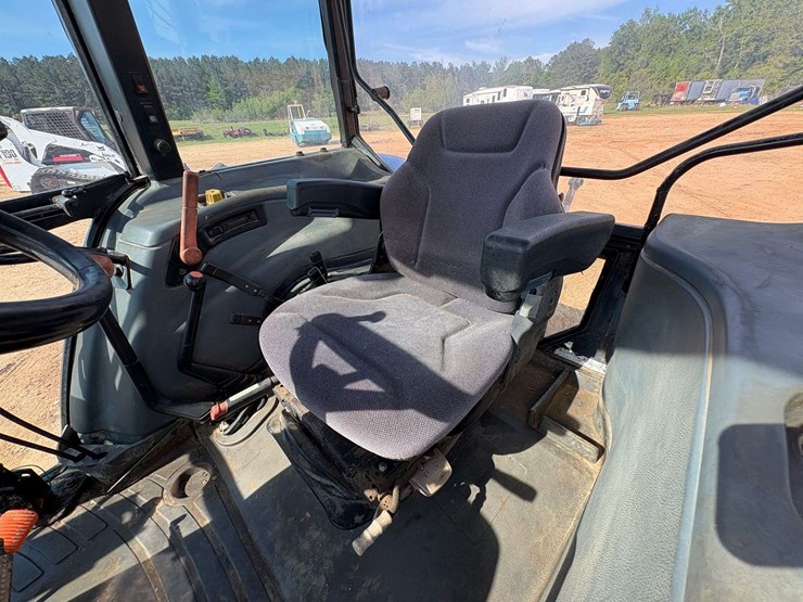 new-holland-7635-image-16